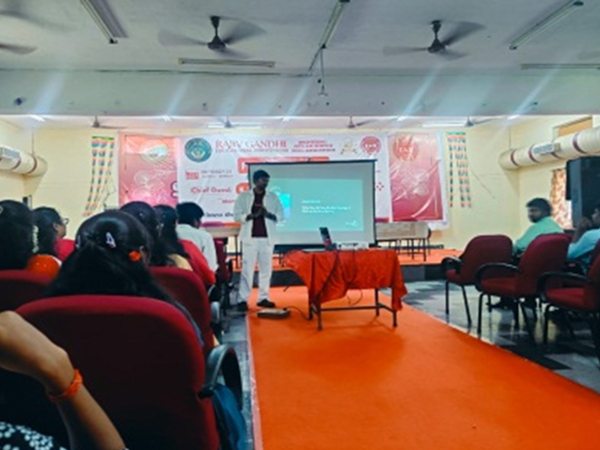 Seminar on “Foundership”